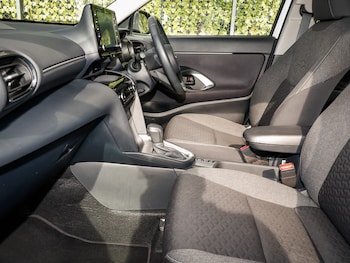 Used Toyota Yaris Cross 2023 for sale - 77939166: Photo