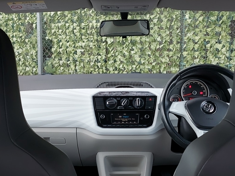 Used Volkswagen up! 2016 for sale - 78041074: Photo 2