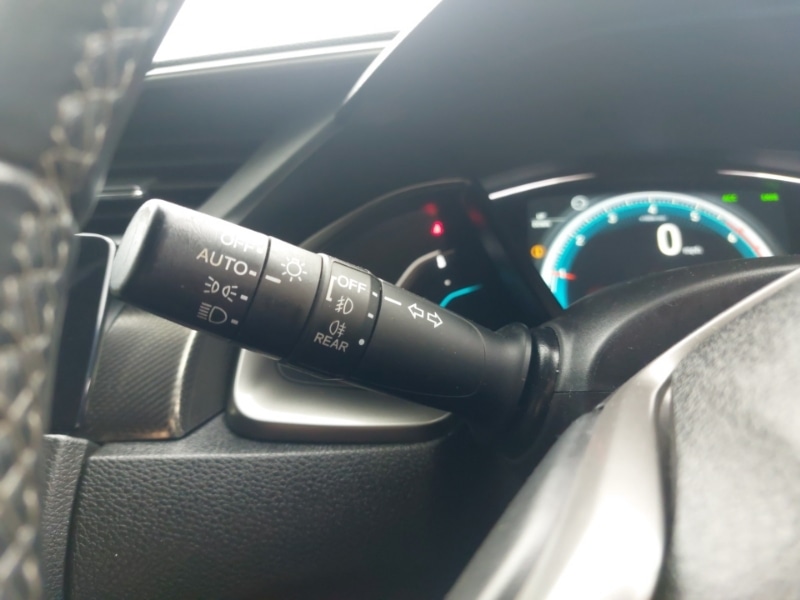Used Honda Civic 2018 for sale - 76343640: Photo 19