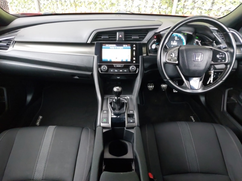 Used Honda Civic 2018 for sale - 76343640: Photo 2