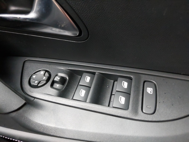 Used Peugeot 2008 2025 for sale - 76150895: Photo 18