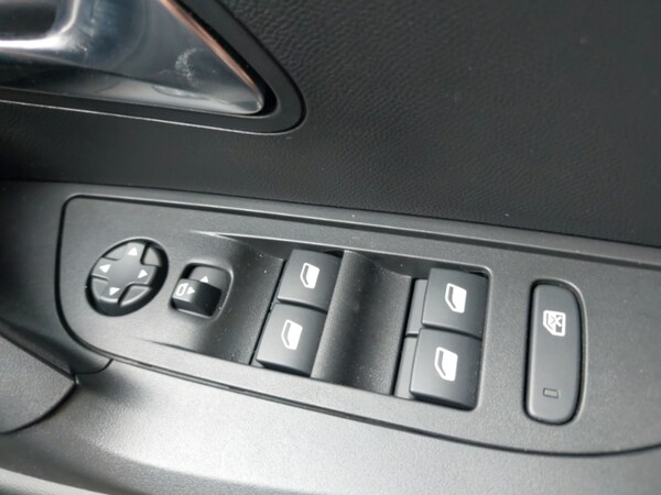 Used Peugeot 2008 2024 for sale - 75550891: Photo 17
