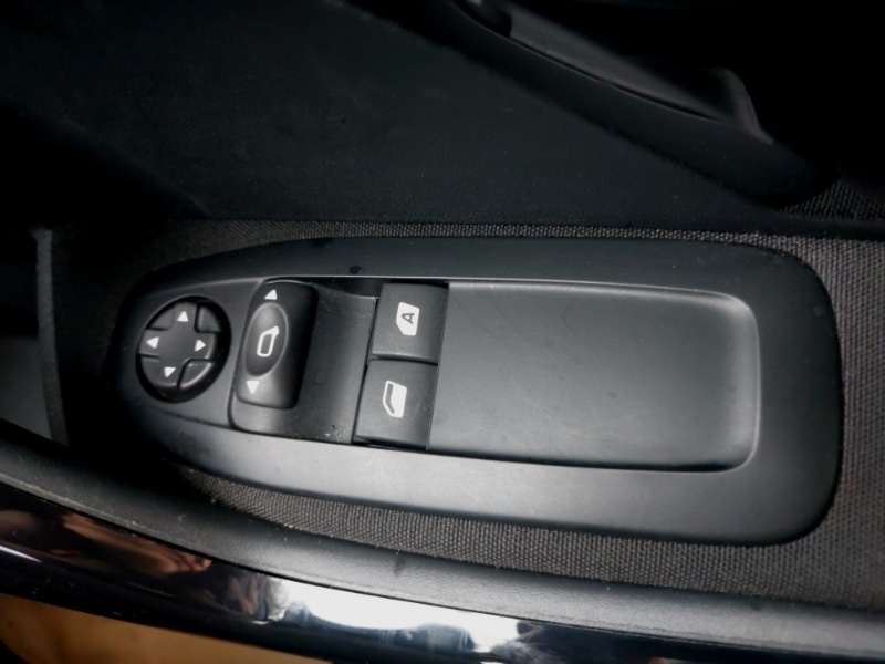 Used Peugeot 208 2017 for sale - 78132812: Photo 19