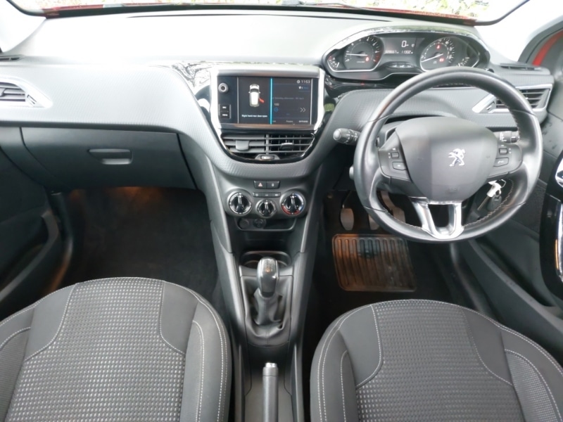 Used Peugeot 208 2017 for sale - 78132812: Photo 2