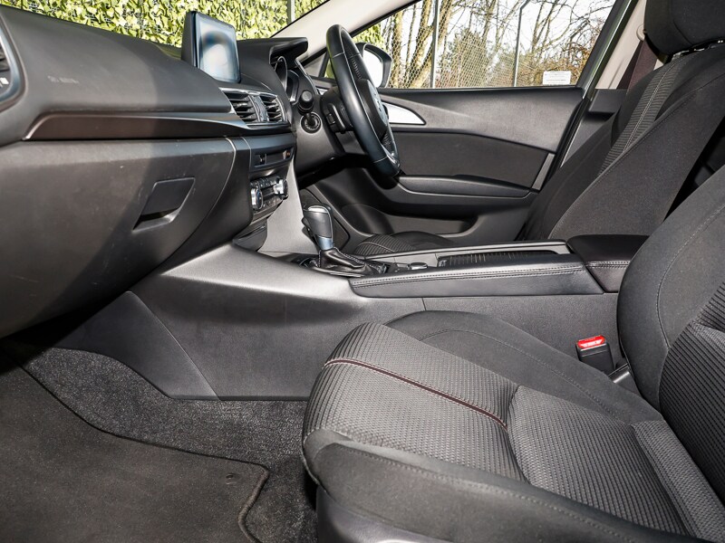 Used Mazda Mazda3 2018 for sale - 77611077: Photo 2