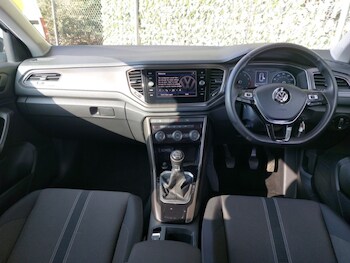 Used Volkswagen T-Roc 2019 for sale - 77751427: Photo