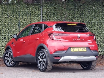 Used Renault Captur 2022 for sale - 75447905: Photo