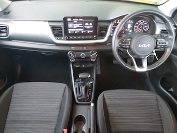 Used Kia Stonic 2023 for sale - 79477498: Photo