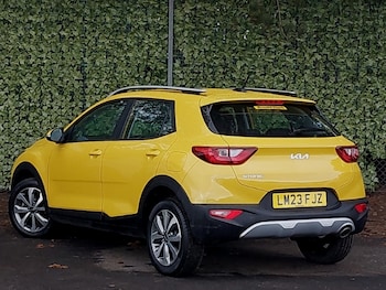 Used Kia Stonic 2023 for sale - 79477498: Photo