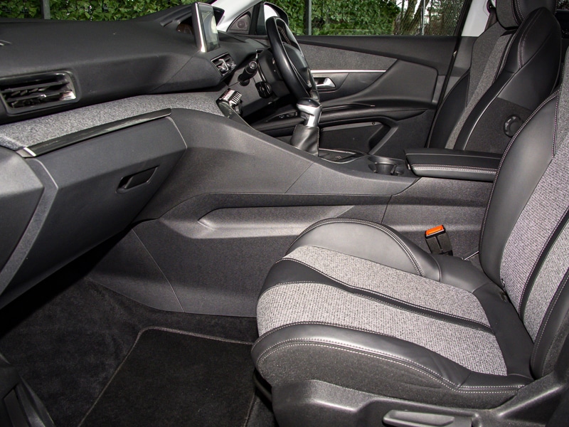 Used Peugeot 3008 2018 for sale - 77228813: Photo 2