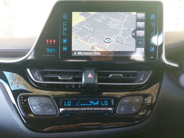 Used Toyota C-HR 2018 for sale - 76233700: Photo 11