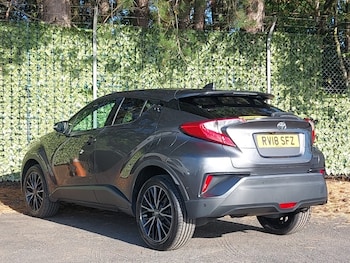 Used Toyota C-HR 2018 for sale - 76233700: Photo 3