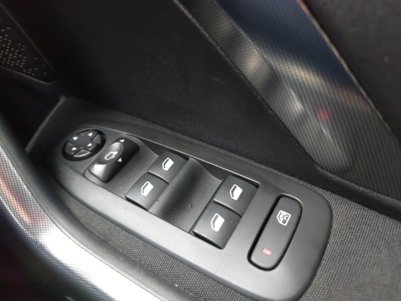 Used Peugeot 2008 2016 for sale - 78099346: Photo 18