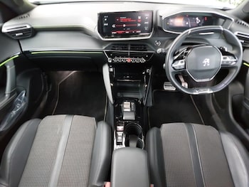 Used Peugeot 2008 2023 for sale - 76967308: Photo