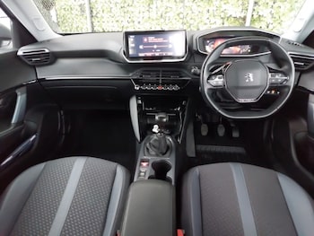 Used Peugeot 2008 2021 for sale - 76418777: Photo