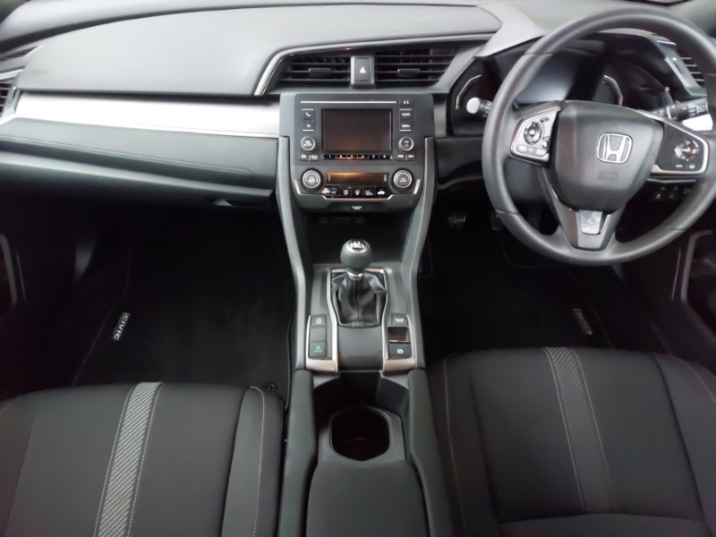 Used Honda Civic 2020 for sale - 76628845: Photo 2