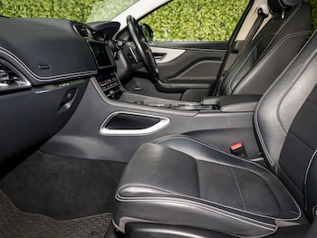 Used Jaguar F-Pace 2019 for sale - 76435338: Photo