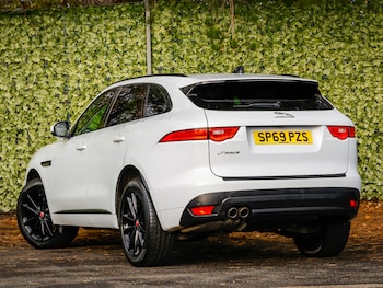 Used Jaguar F-Pace 2019 for sale - 76435338: Photo