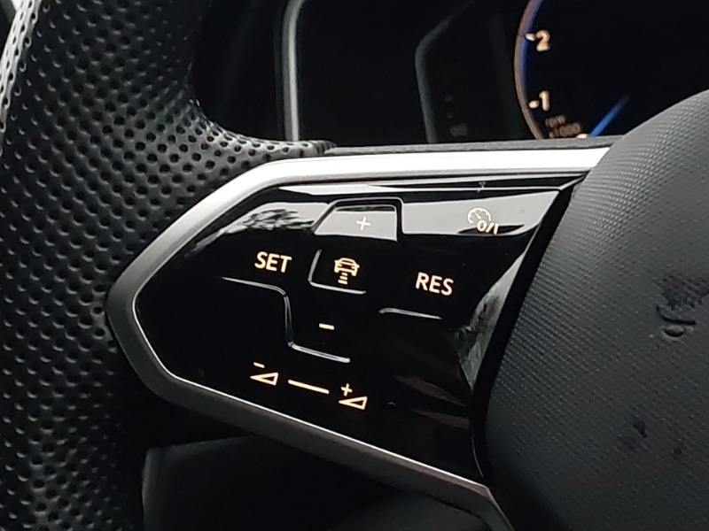 Used Volkswagen T-Roc 2023 for sale - 77467072: Photo 16