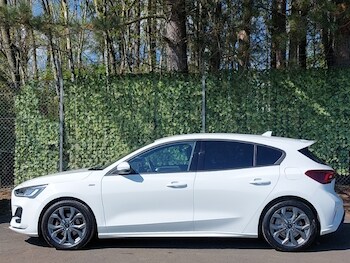 Used Ford Focus 2023 for sale - 78327132: Photo