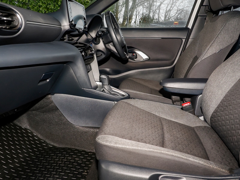 Used Toyota Yaris Cross 2022 for sale - 77201900: Photo 2