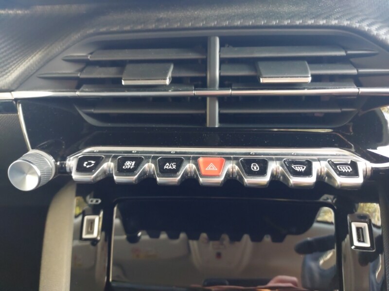 Used Peugeot 2008 2022 for sale - 76365289: Photo 15