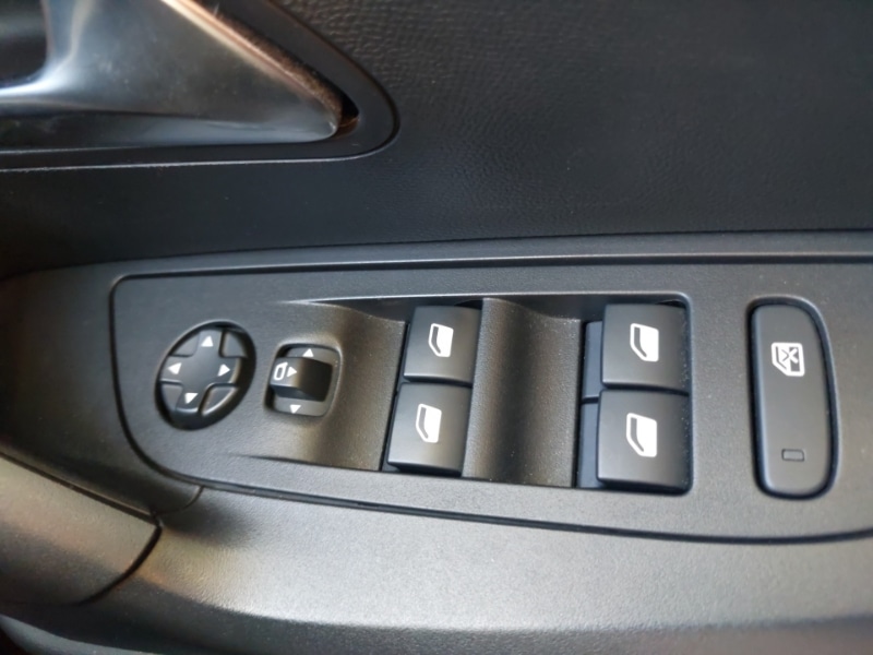 Used Peugeot 2008 2022 for sale - 76365289: Photo 9