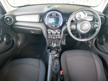 Used MINI Hatch 2018 for sale - 79115851: Photo