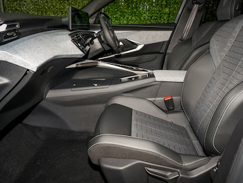 Used Peugeot 5008 2025 for sale - 76901950: Photo