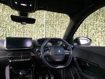 Used Peugeot 2008 2020 for sale - 76518694: Photo