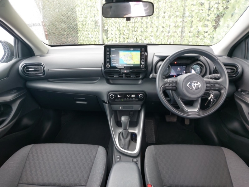 Used Toyota Yaris 2023 for sale - 78113863: Photo 2