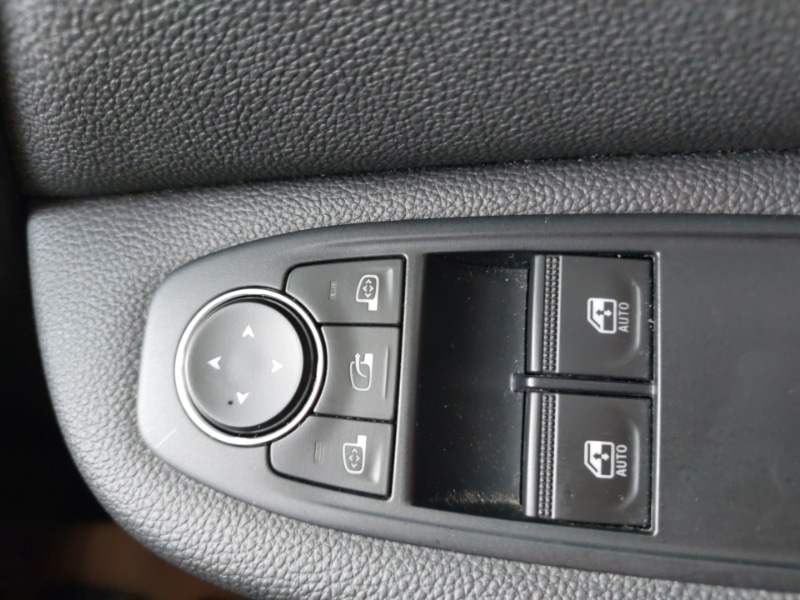 Used Renault Clio 2020 for sale - 76502311: Photo 12