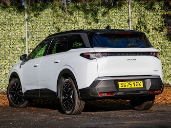 Used Peugeot 5008 2025 for sale - 76537235: Photo