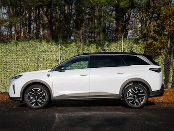 Used Peugeot 5008 2025 for sale - 76537235: Photo