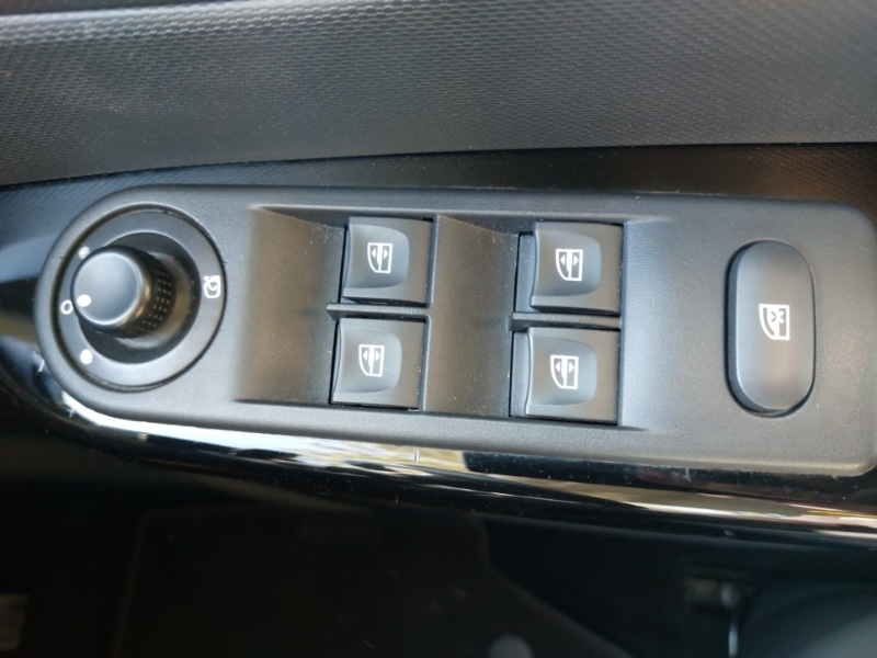 Used Renault Captur 2015 for sale - 78203240: Photo 19