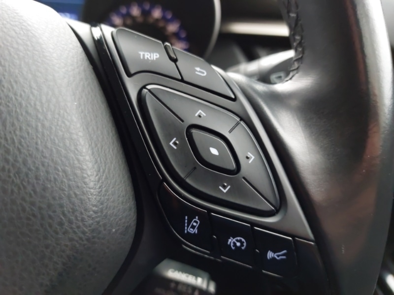 Used Toyota C-HR 2018 for sale - 77173664: Photo 12