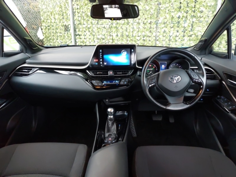 Used Toyota C-HR 2018 for sale - 77173664: Photo 2