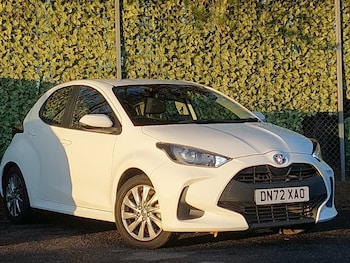 Used Toyota Yaris 2023 for sale - 77012558: Photo