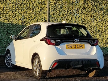 Used Toyota Yaris 2023 for sale - 77012558: Photo