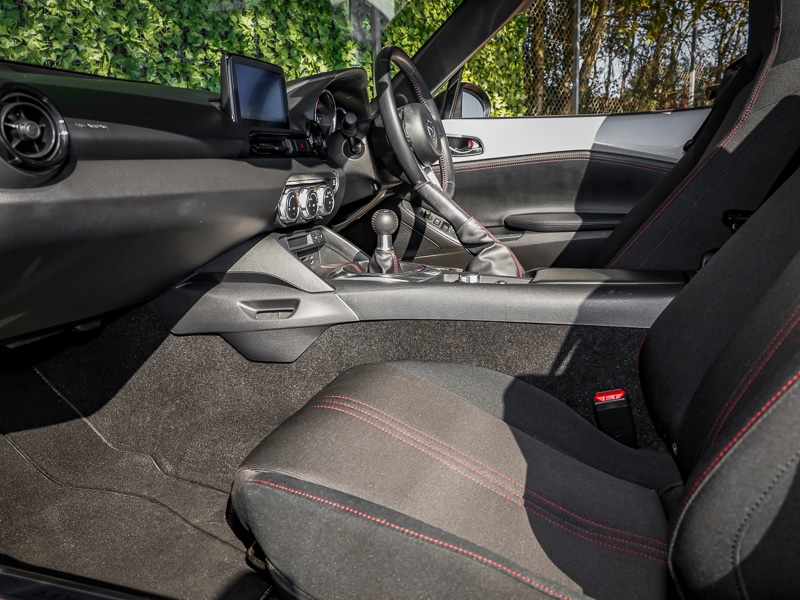 Used Mazda MX-5 2019 for sale - 76053176: Photo 2