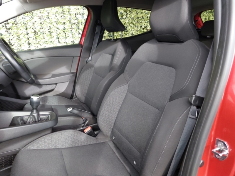 Used Renault Clio 2020 for sale - 76393139: Photo 5