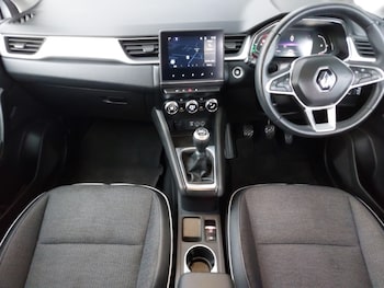 Used Renault Captur 2022 for sale - 76763596: Photo