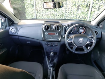 Used Dacia Sandero 2018 for sale - 78998443: Photo
