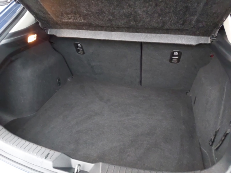 Used Mazda Mazda3 2018 for sale - 76456127: Photo 8