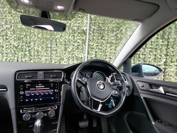 Used Volkswagen Golf 2019 for sale - 76055226: Photo