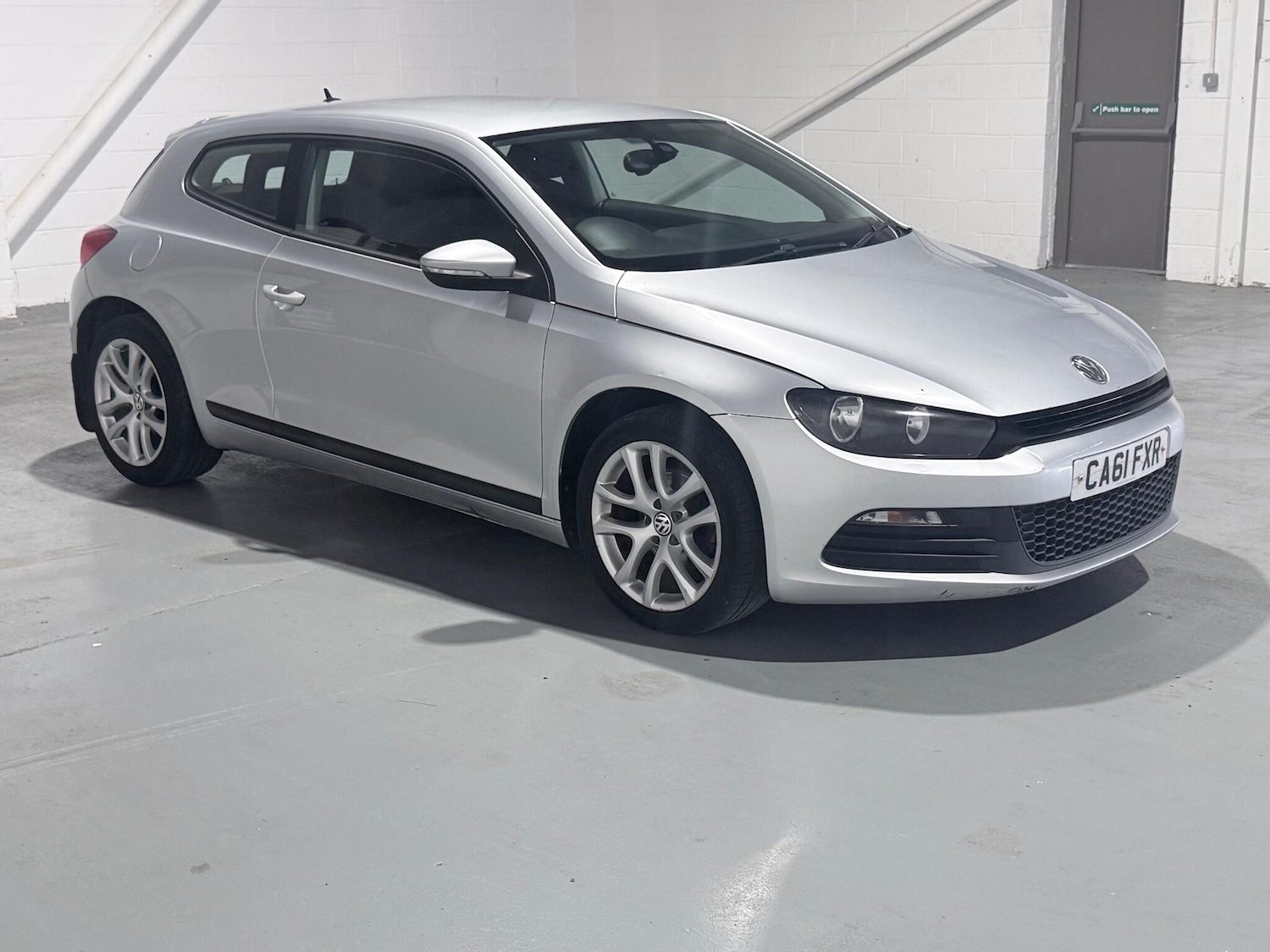 Used Volkswagen Scirocco 2012 for sale - 76988595: Photo 2