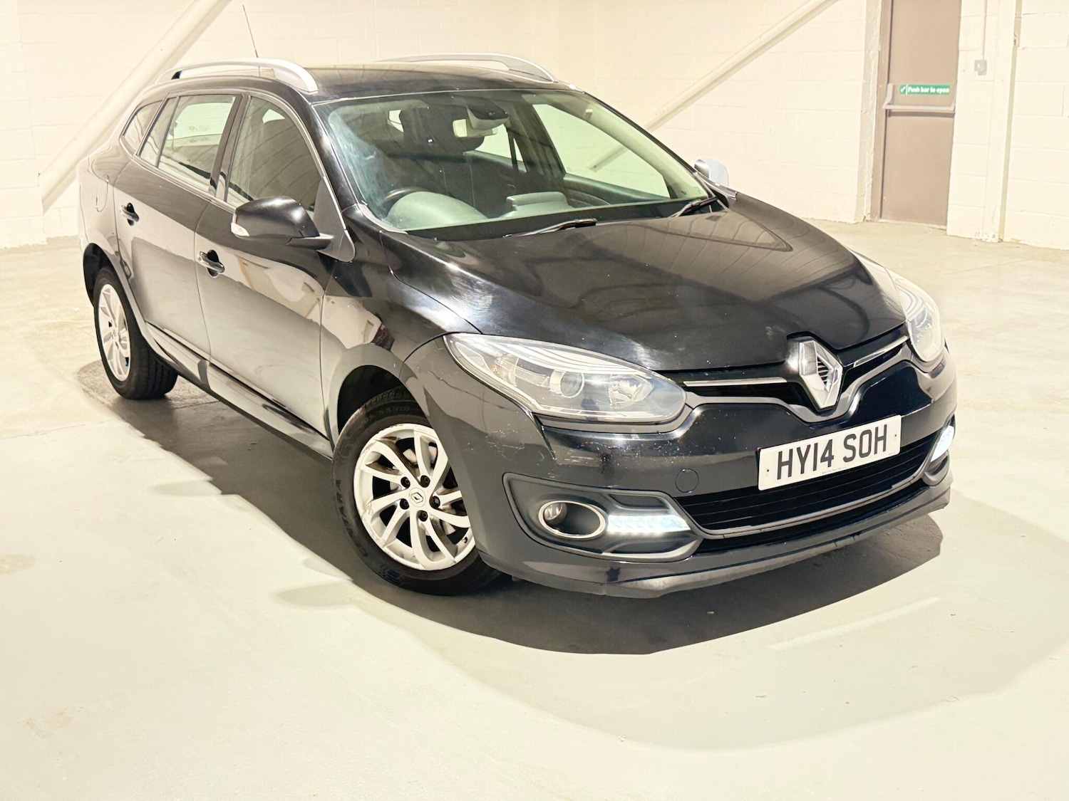 Used Renault Megane 2014 for sale - 76996744: Photo 2