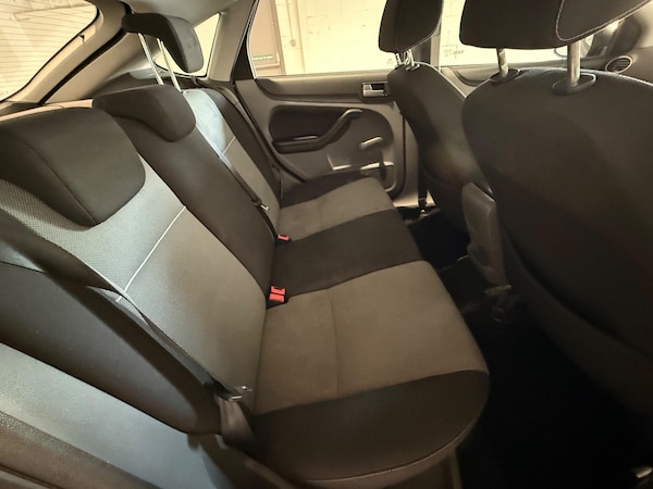 Used Ford Focus 2010 for sale - 75540413: Photo 17