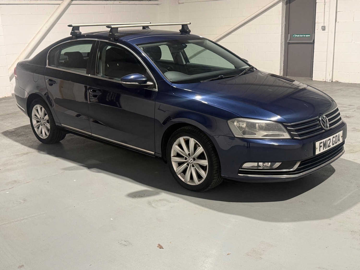 Used Volkswagen Passat 2012 for sale - 76423015: Photo 2