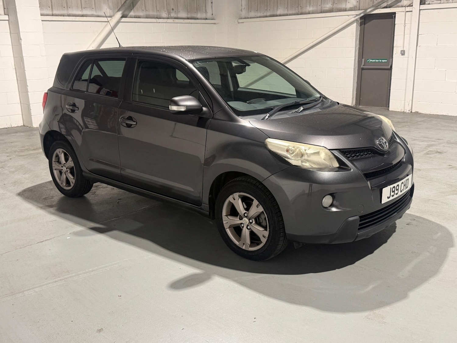 Used Toyota Urbancruiser 2011 for sale - 76992354: Photo 2